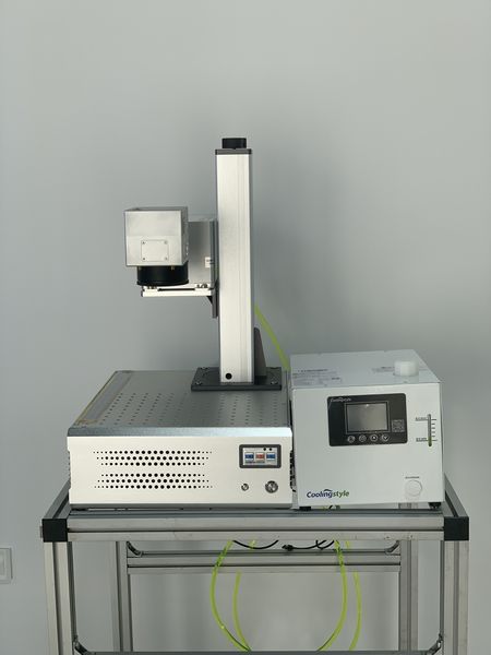 Easy to Operate Glass Leather Wood Acrylic Metal UV Laser Marking Machine 10w 5w 3w Water Cooling Gantry Type Configuration