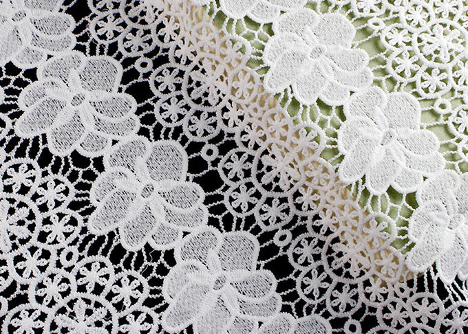 White Floral Guipure Heavy Embroidered Lace Fabric For Dress SGS Verified