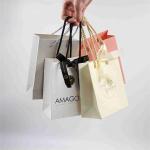 FSC 250gsm Cosmetics Perfume Shopping Printed Paper Gift Bags With Ribbon