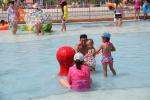 Customized Carp Carton Spray Park Equipment For Children / Kids Fun in Swimming