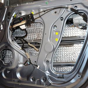China MPV Car Hood Insulation Pad Material Noise Removal Sound Quality Improvement factory