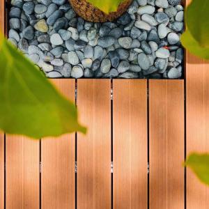 China Outdoor Composite Lumber Decking Boards Fireproof Embossed Surface factory