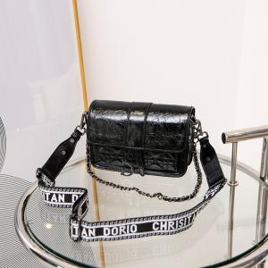 China Black Wide Shoulder Strap Crossbody Bag B Tide Leather Chain Bag factory