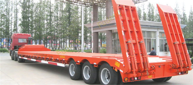 Tri - axle heavy duty utility low bed trailer 60 tons with ramps and fuwa axles