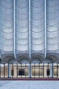 China Modern Aluminium Roof Tiles Antistatic C Shape Aluminum Channel For Office Building factory