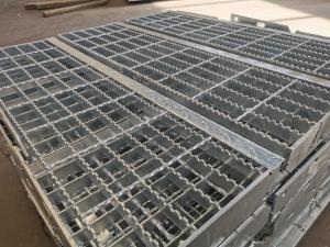China ODM Hot Dip Galvanizing Compound Steel Grating 1m Width T4 Type Factory Outdoor factory