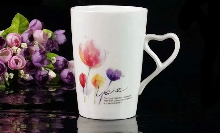 Personalised V Shape Customized Coffee Mugs With Heart Shape Handle