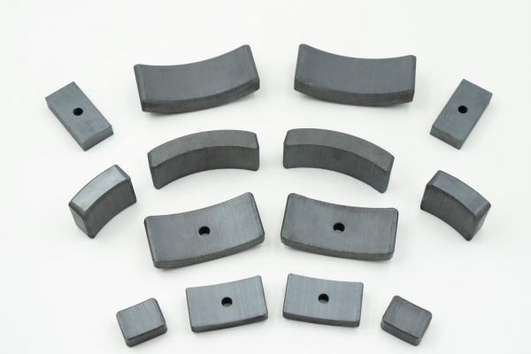Powerful Permanent Magnet Ferrite for Automotive Wiper Motors No Coating 340mm