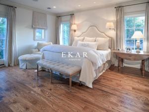 China Latest Simple Design Home Furniture Upholstered Wooden Bed factory