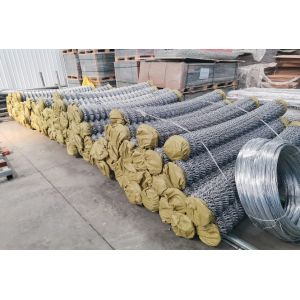 Hot Dipped Galvanized Diamond Chain Link Fence 60*60mm Mesh  wear resisting