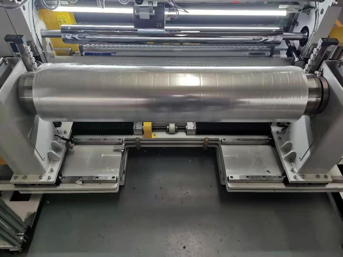 SGS 12um 380 Volt 50Hz Slitter Rewinder Machine , High Speed Slitter Machine