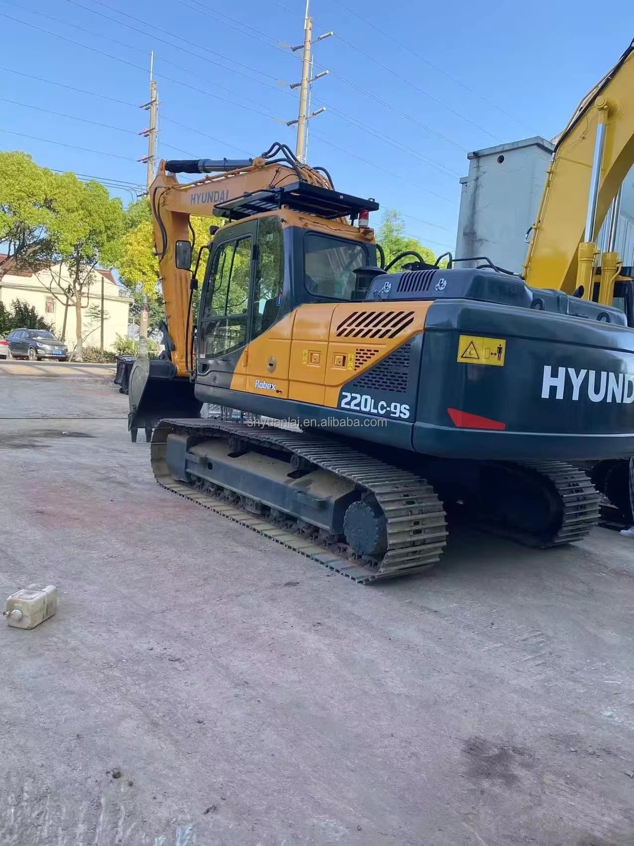 Used Hyundai 220-9 Excavator 22 Ton Original Color Korean Second-Hand Excavator