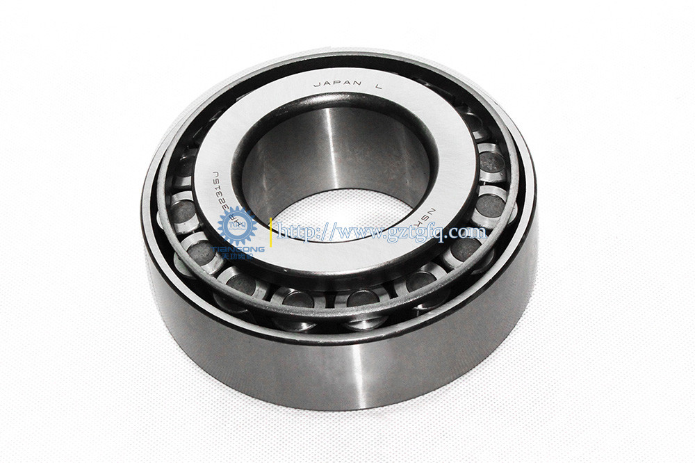 32315 Stainless Steel Tapered Roller Bearing High Performance ABEC-3