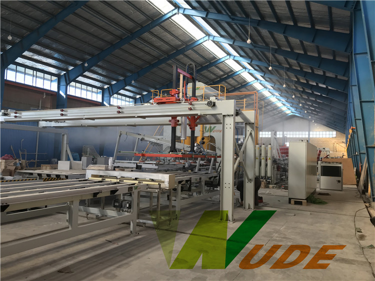 Full Auto Double Sided Synchronous Laminating Line , Short Cycle Melamine Hot Press