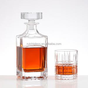 China 500ml 750ml Clear Empty Gin Rum Tequila Vodka Glass Bottles for Beverage Industrial factory