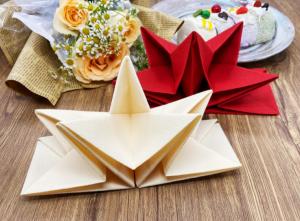 China Luxury Airlaid Paper Napkins Disposable Paper Napkin For Wedding Party factory