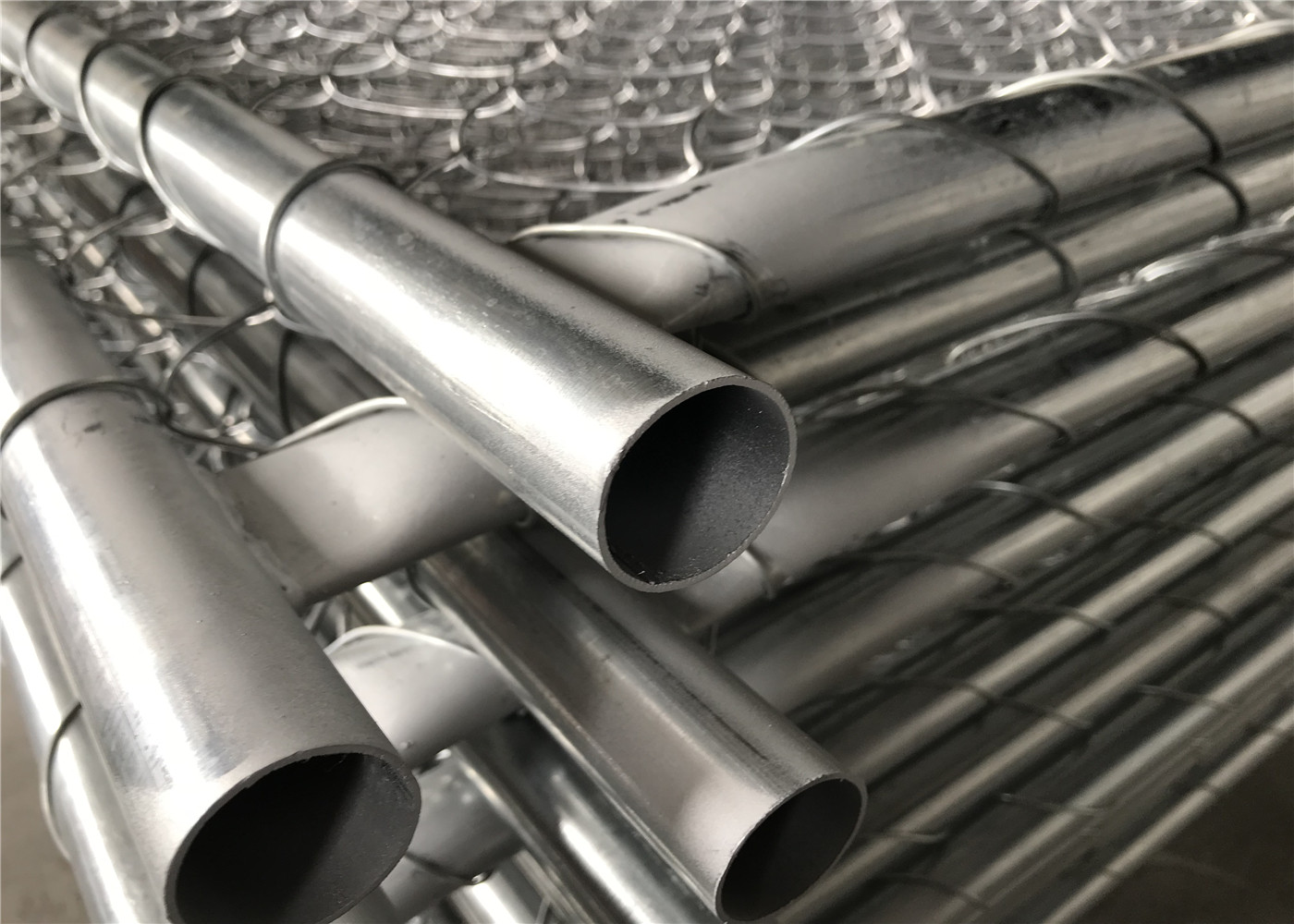 Hot Dipped Galvanized 1.6mm Wall Thickness Temporary Chain Link Fencing Panels