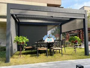 China Modern Bioclimatic Outdoor Aluminium Pergola Motorized Home Furniture Louvre Roof Garden Louvered Canopy factory