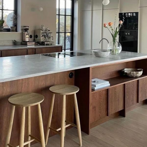 Customized Modern Luxury Modular Kitchen Cabinet Lacquer Wood Grain Kitchen