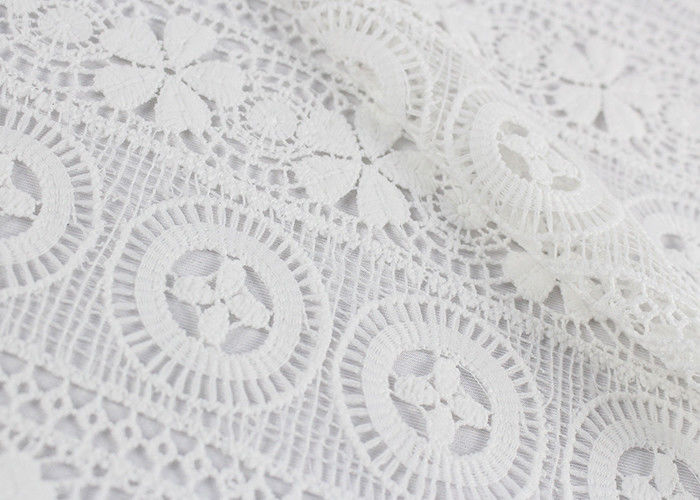 Polyester Water Soluble Lace Fabric With Linear Lace Designs For Ladies Party Dress