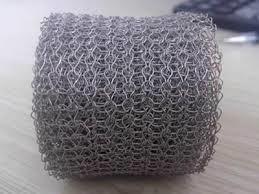 China Silver Flat and Corrugated Stainless Steel Knitted Mesh Roll with 99% Filter Rating factory