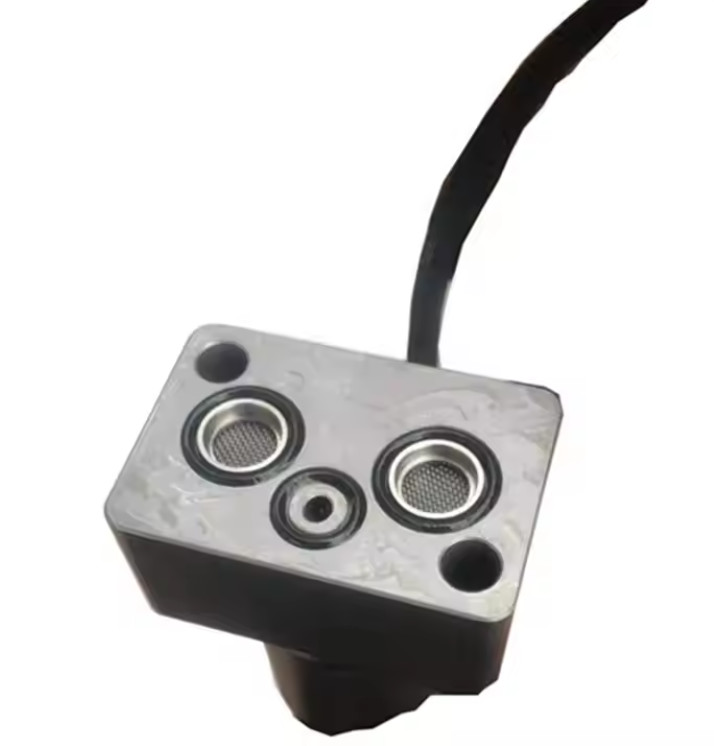 Hydraulic Pump Solenoid Valve 702-21-62200 For Excavator Hydraulic Pump PC210-11 PC300-8MO PC490-11