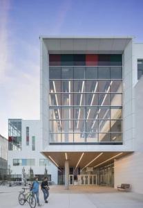 China Customized Glass Curtain Wall with Thermal Insulation and Aluminium Color for Modern Aesthetics factory