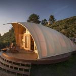 Popular Style Luxury Strong Galvanized Steel Structure Glamping Shell Shape