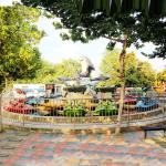 24 Riders Amusement Park Rides Shark Island Rides With Water Gun