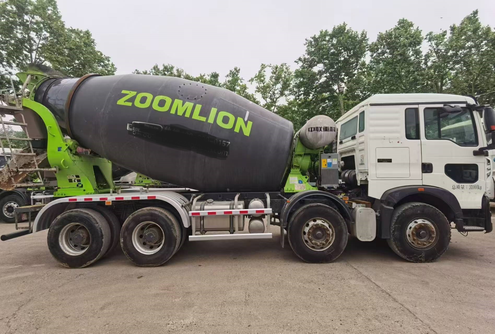 2021 ZOOMLION 12m³ Used Concrete Truck Mixer on HOWO Chassis for Sale