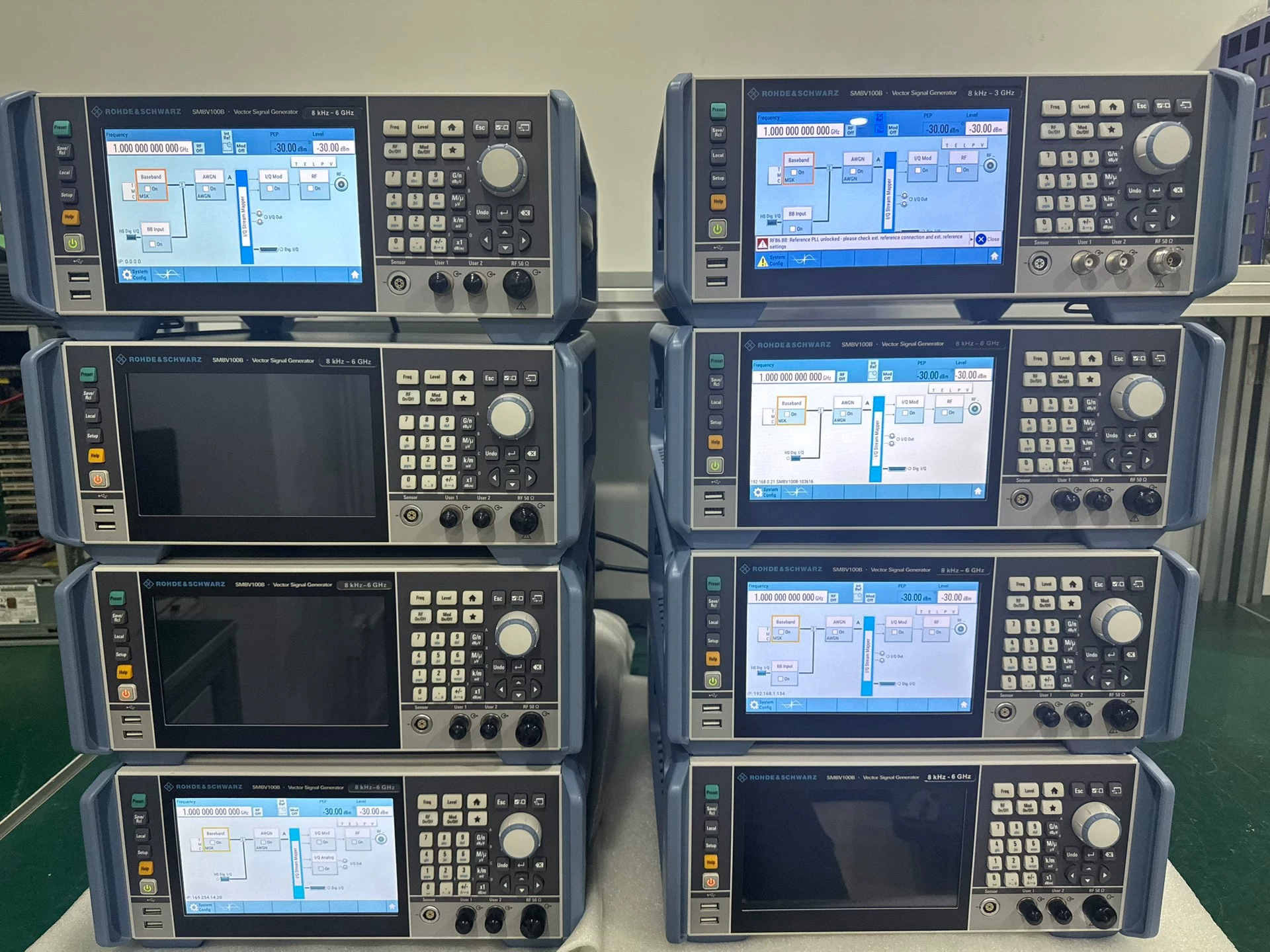 Ultra Wideband Vector Signal Generator 6 GHz Rohde & Schwarz R&S SMBV100B