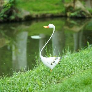 China Custom Metal Goose Garden Ornament Rustproof Metal Animal Decor factory