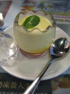 China mini cute egg shape pudding glass jar factory