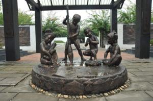 China Realistic Large Outdoor Bronze Sculptures Children Playing Shape Antique Design factory
