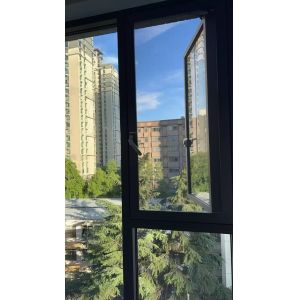 Thermal-Adaptive Folding Window System with Interchangeable Insulation Panels