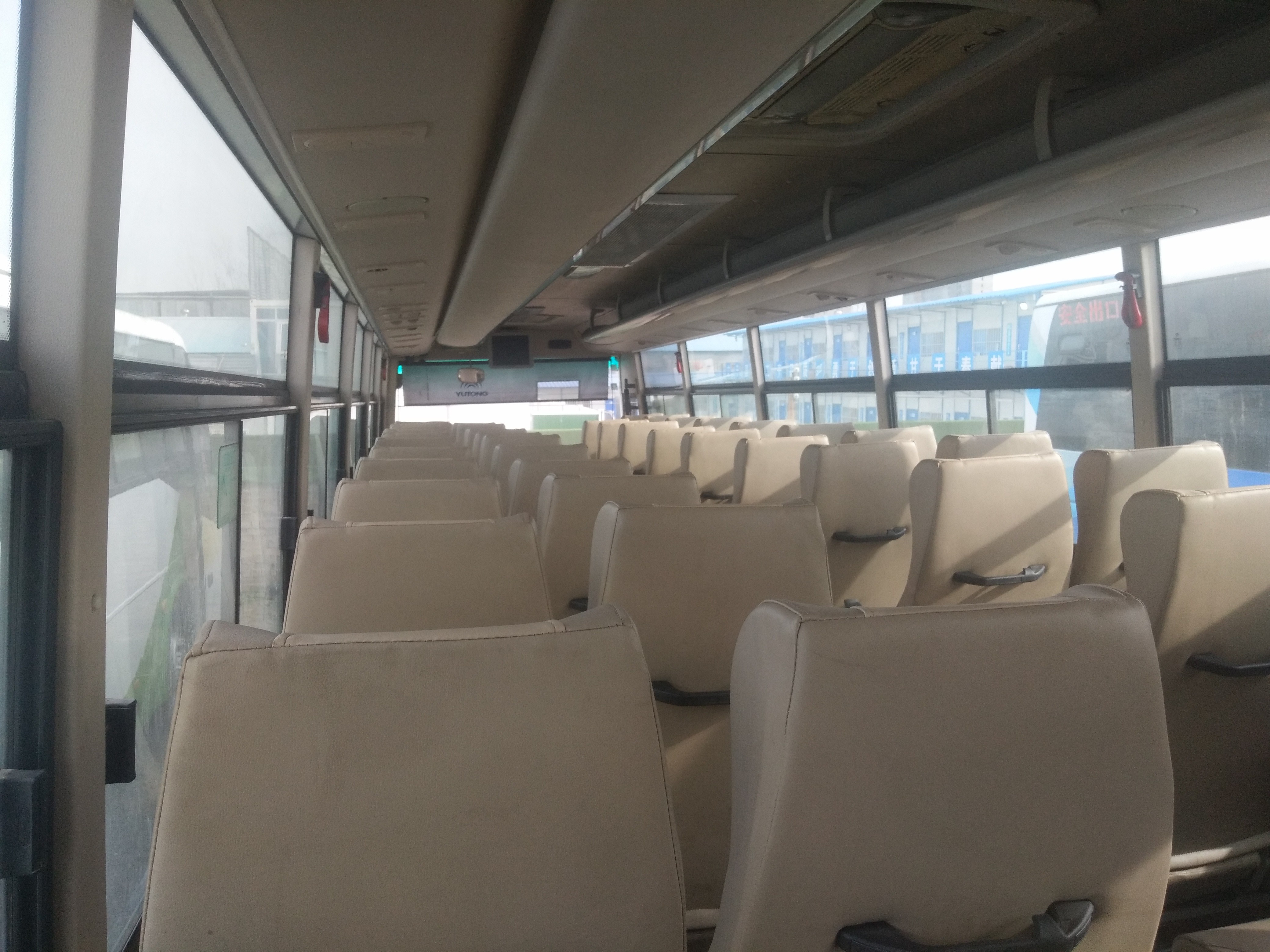 55 Seats 2013 Year Used Yutong Bus ZK6112D Diesel Engine LHD Driver Steering No Accident