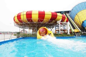 China Fiberglass Aqua Park Water Slides with bowl ride HS code 95069900 factory
