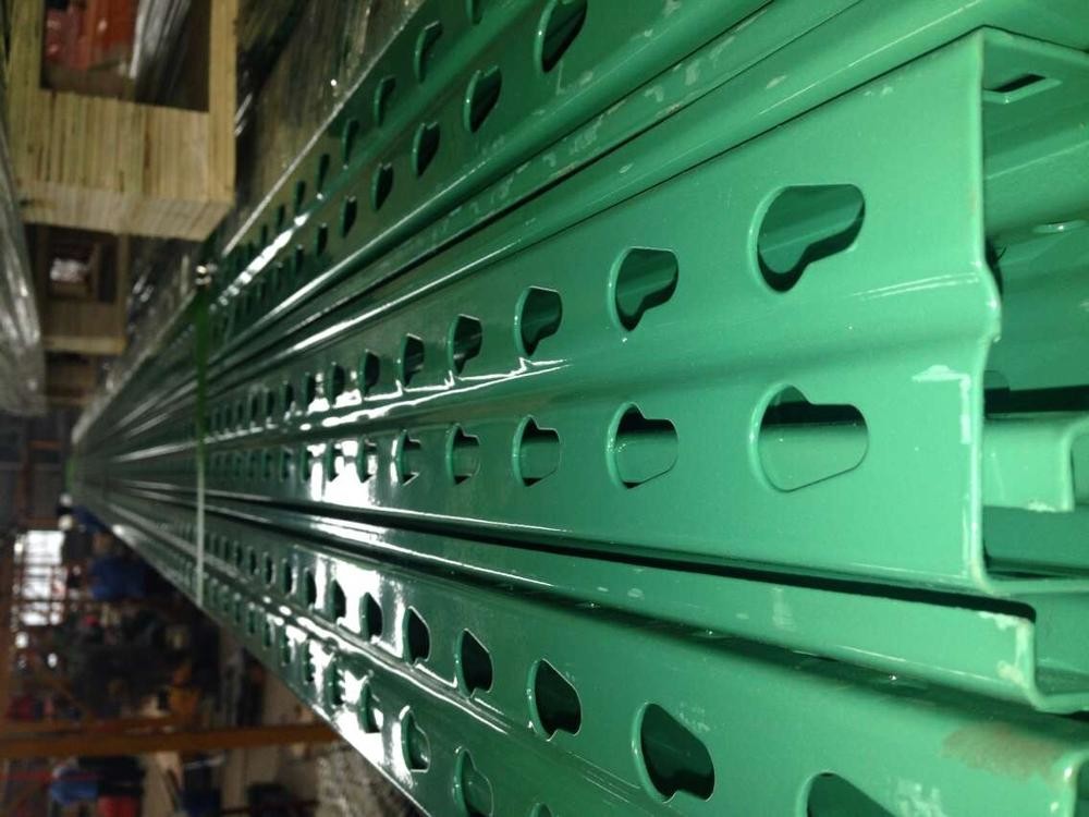 Red Heavy Duty Teardrop Pallet Rack Q235B Steel 1t - 24tons Capacity