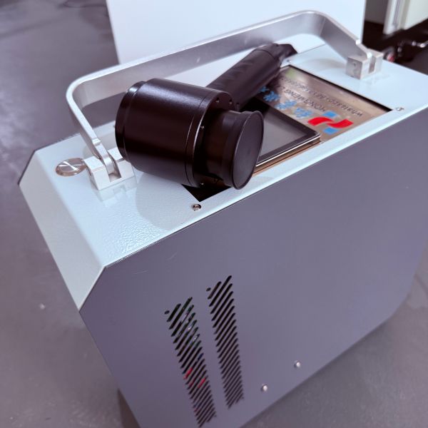 Portable Trolley Case Style Industrial Pulse Laser Cleaning Machine 100W 200W