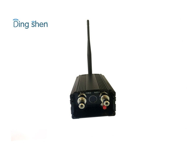 1.2Ghz 5000mW Analogue wireless transmitter with DC 12V for Live-time Video Transmission