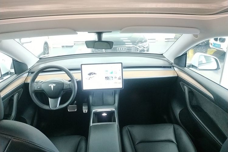 Electric Car With Low Speed Electric Car Equipped With 72V 3.5KW Motor