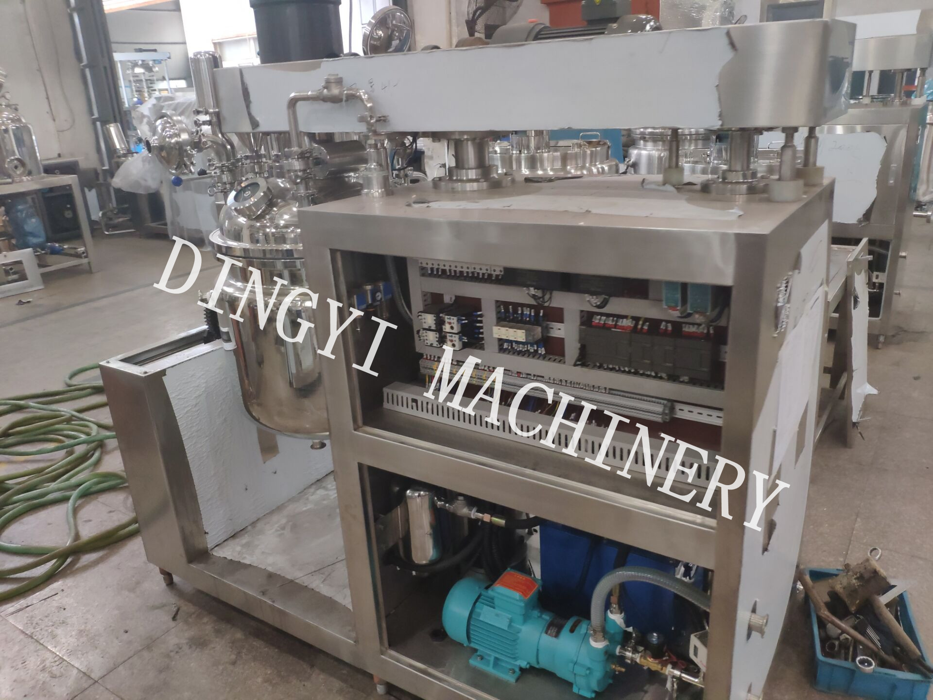 China Pharmaceutical Vacuum Emulsifying Machine / Emulsion Mixer Machine 50L on sale