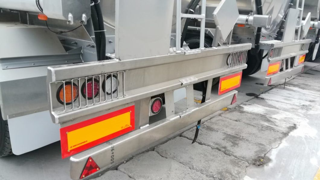3 Axle Natural Gas Petroleum Gasoline Transport Fuel Tank Truck Semi Trailer