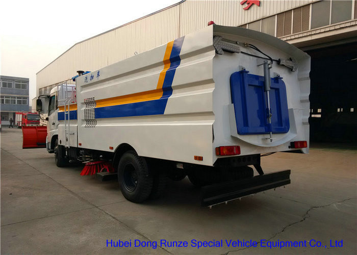 Multifunction Street Washing Truck With Hydraulic Scissor Manlift / Shovel Brushes