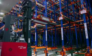 China Adjustable Dairy industrial Radio Shuttle Racking with forklift truck , 1500KG factory