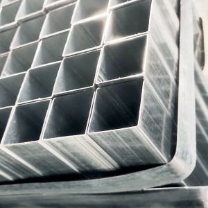 China Zinc Coated 40*40 50*50 1.5mm Thickness Steel Pipe Welded Galvanized Square Tubes on sale