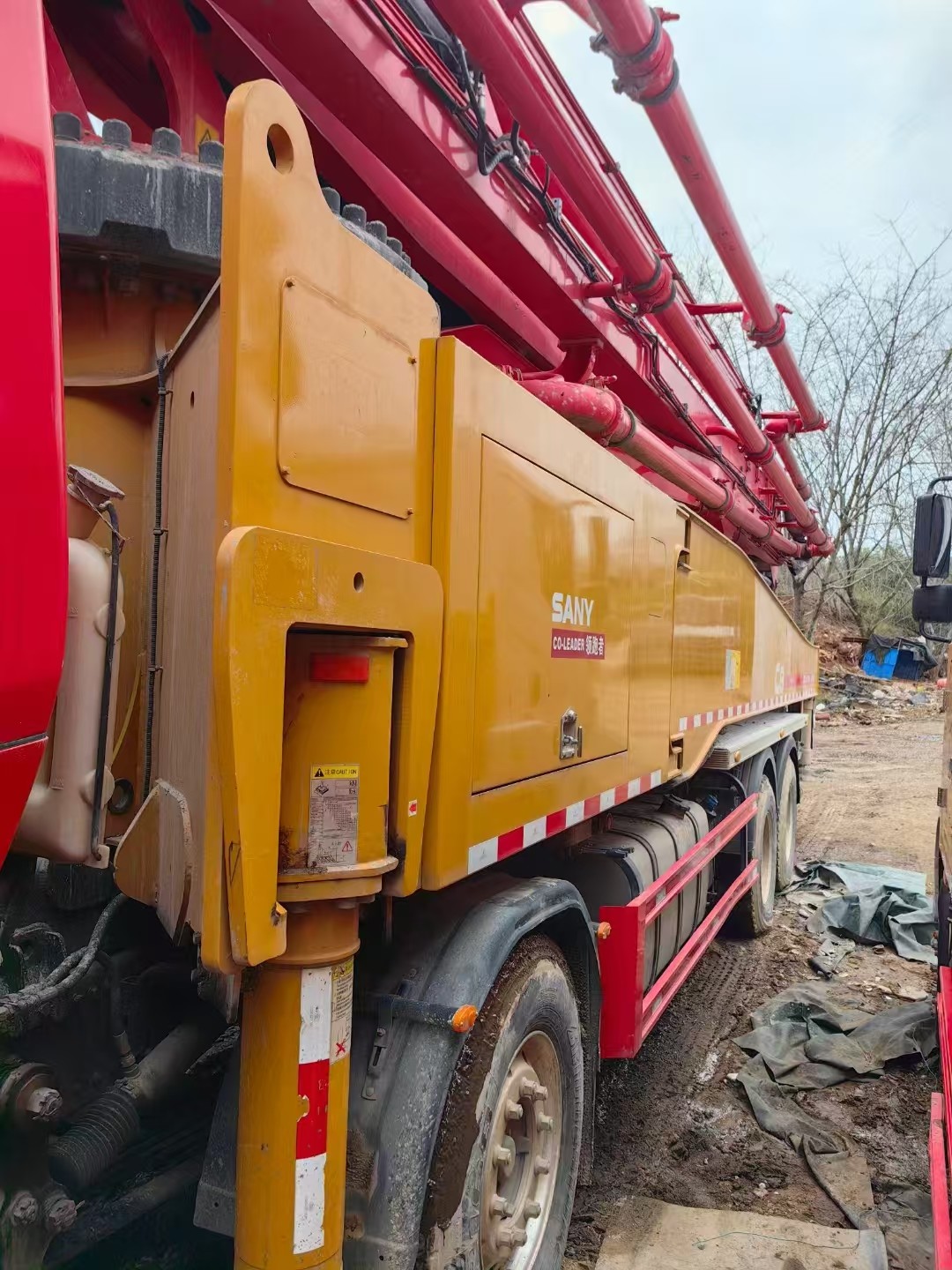 Used 56m concrete pump truck with Sany self-made chassis,