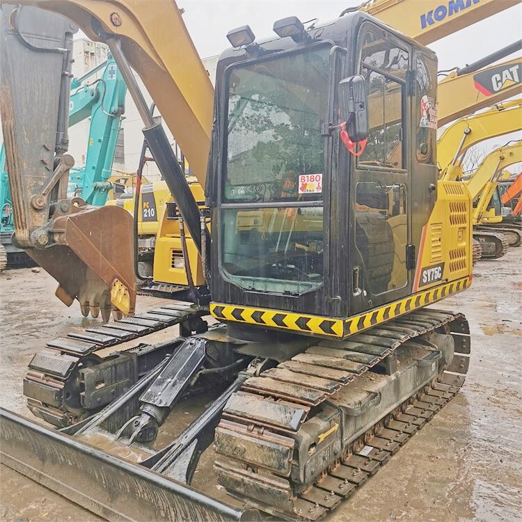 Earth-moving Machinery Rubber Track Sany 75 Mini Excavator Machine with Blade Used