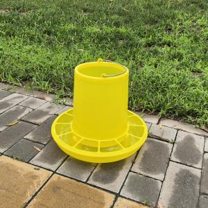 China 10L Plastic Poultry Feeder Large Capacity Easy Cleaning Automatic Chicken Feeders factory