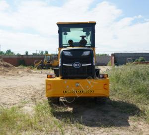 China 28km/h Yunnei Engine 1.5 Ton Wheel Loader Bucket Length 1.9m factory
